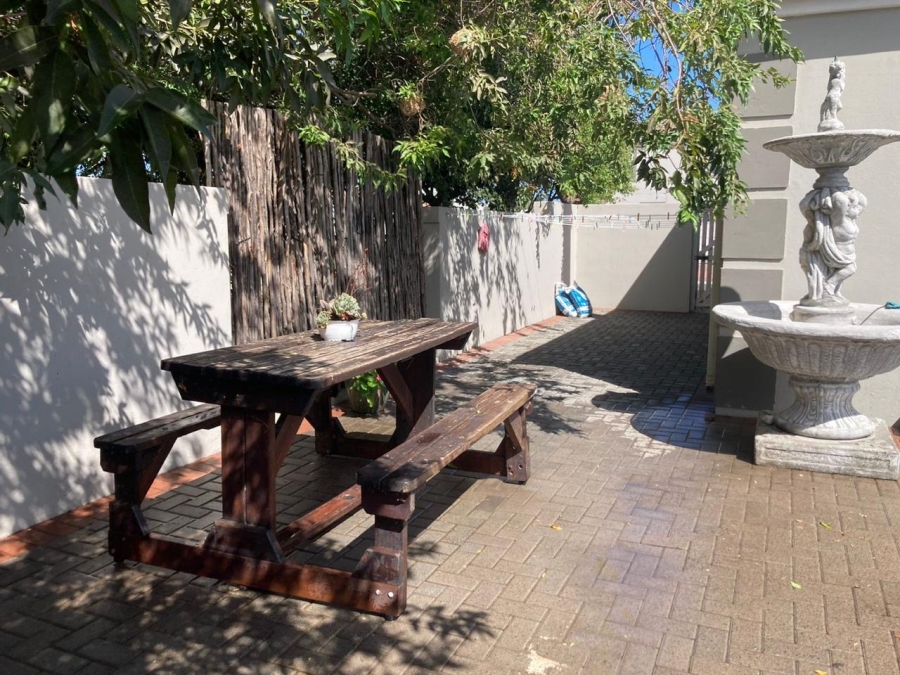 2 Bedroom Property for Sale in Parklands East Western Cape